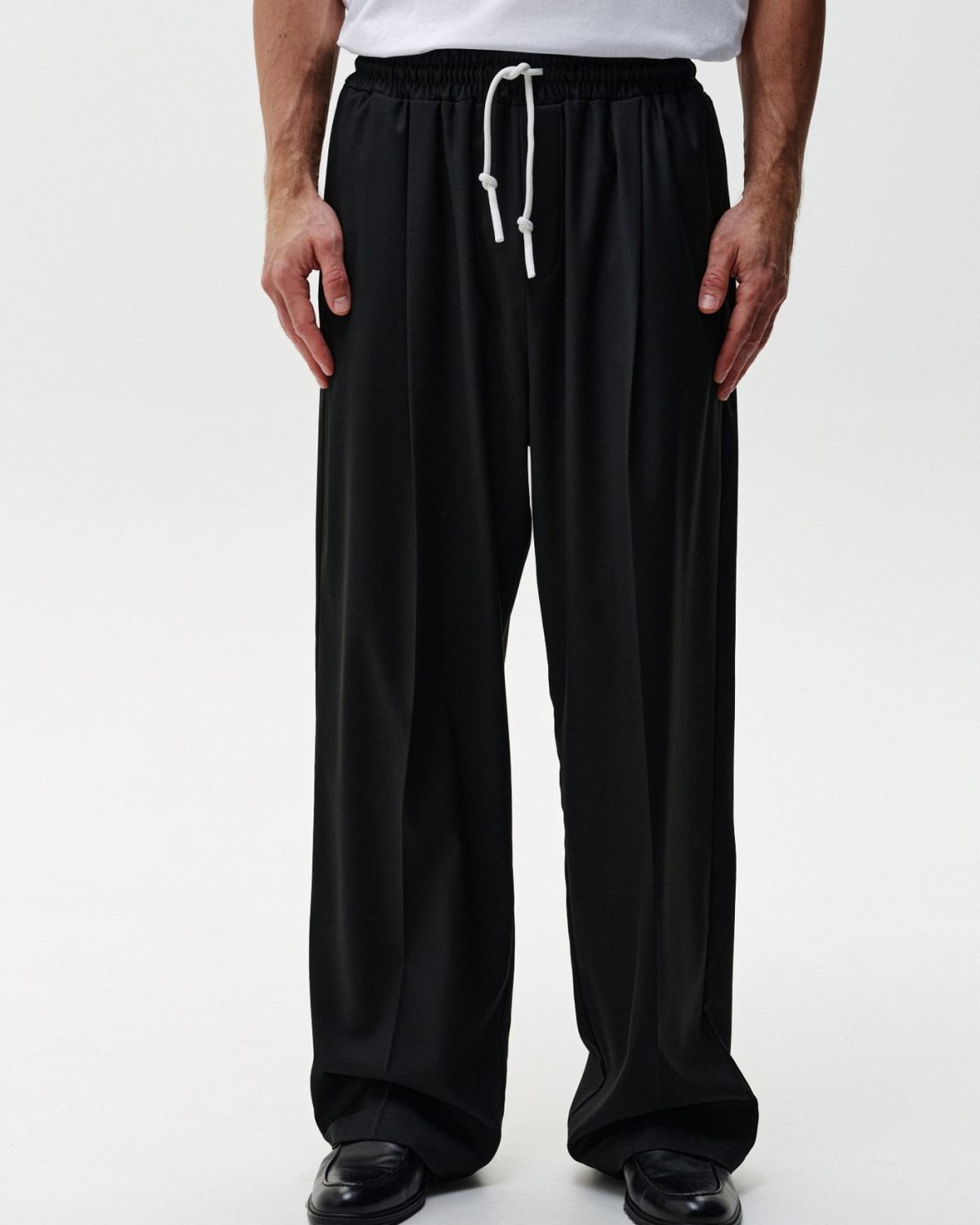 Широкие прямые брюки 